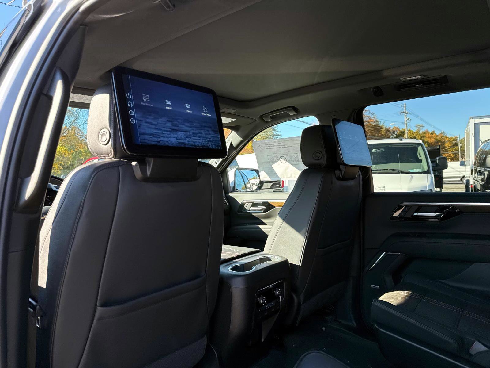 New 2026 Chevrolet Suburban High Country image 13