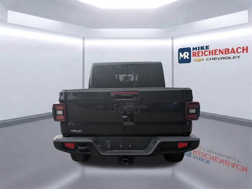 Used 2023 Jeep Gladiator Overland image 5