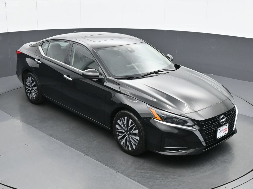 Used 2024 Nissan Altima 2.5 SV w/ SV Premium Package FWD image 24