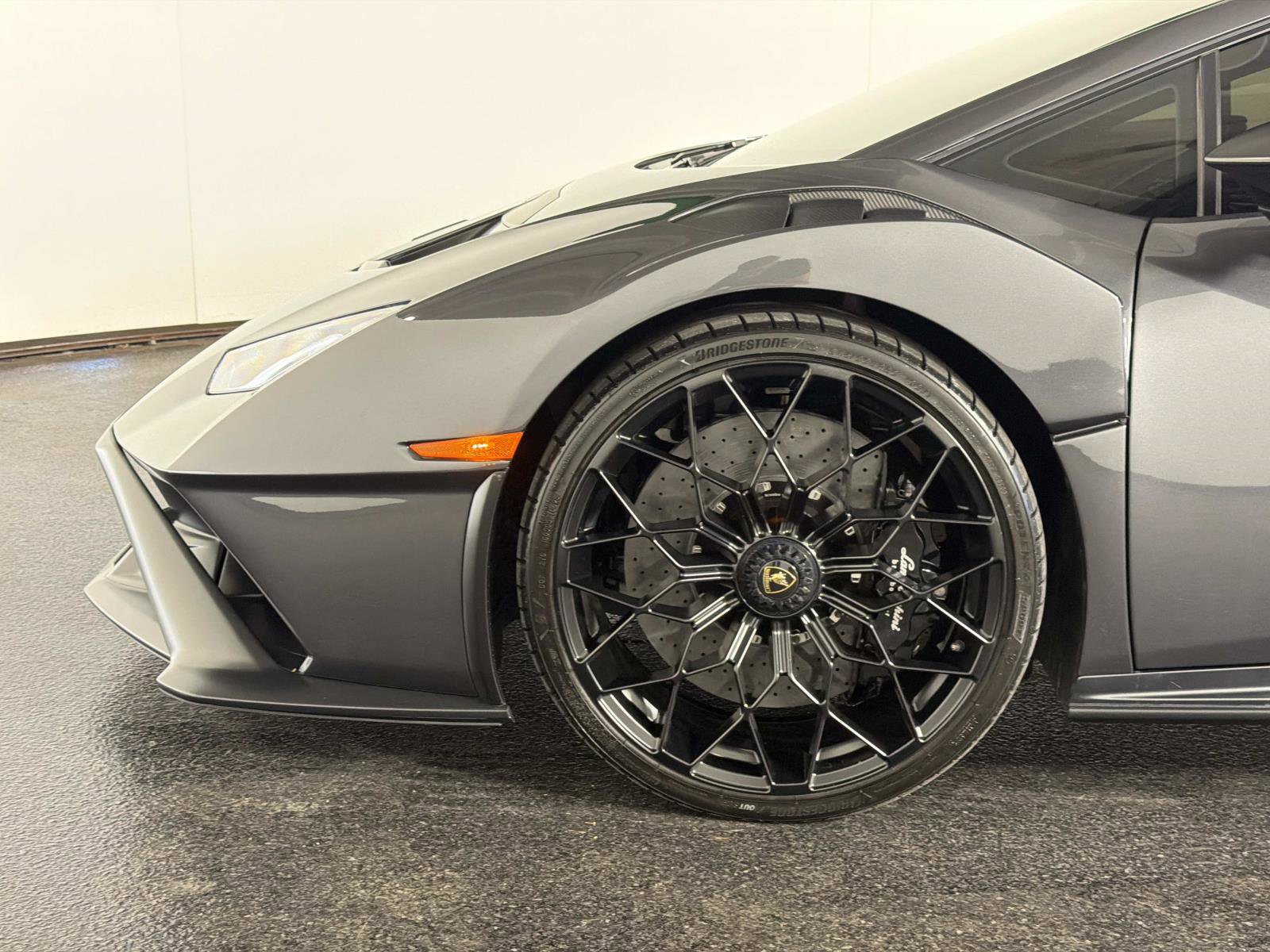 Used 2022 Lamborghini Huracan STO image 13