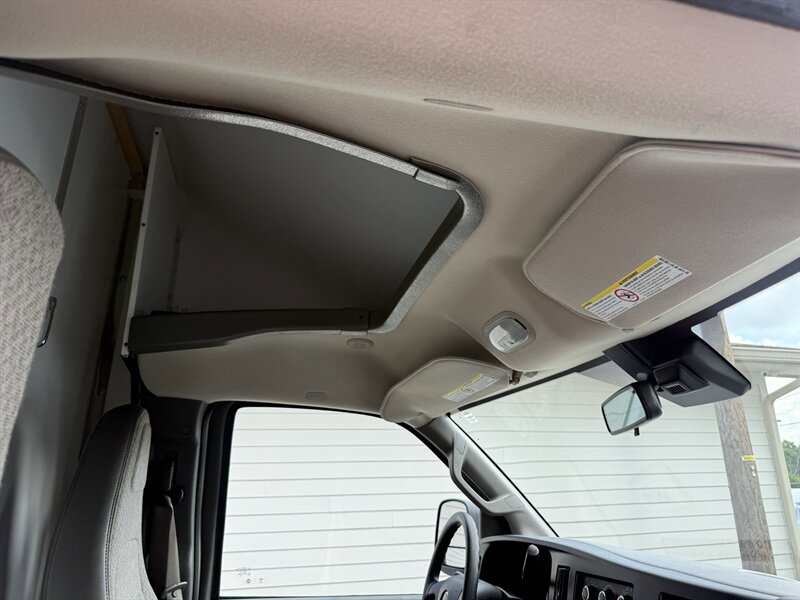 Used 2021 Chevrolet Express 3500 w/ Power Convenience Package RWD image 13