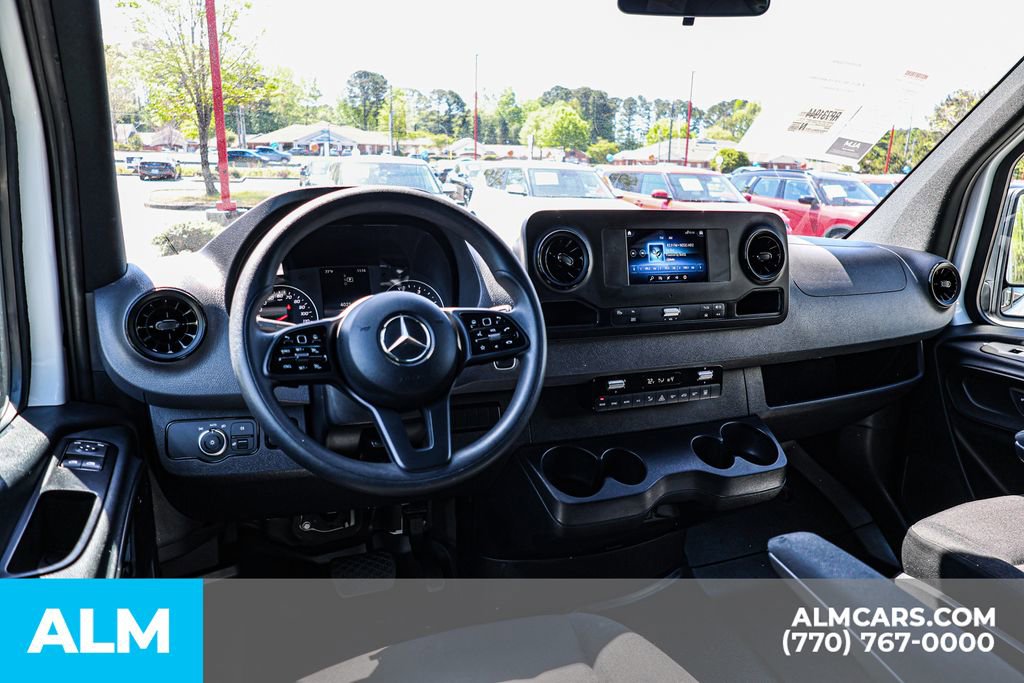 Used 2024 Mercedes-Benz Sprinter 2500 image 30
