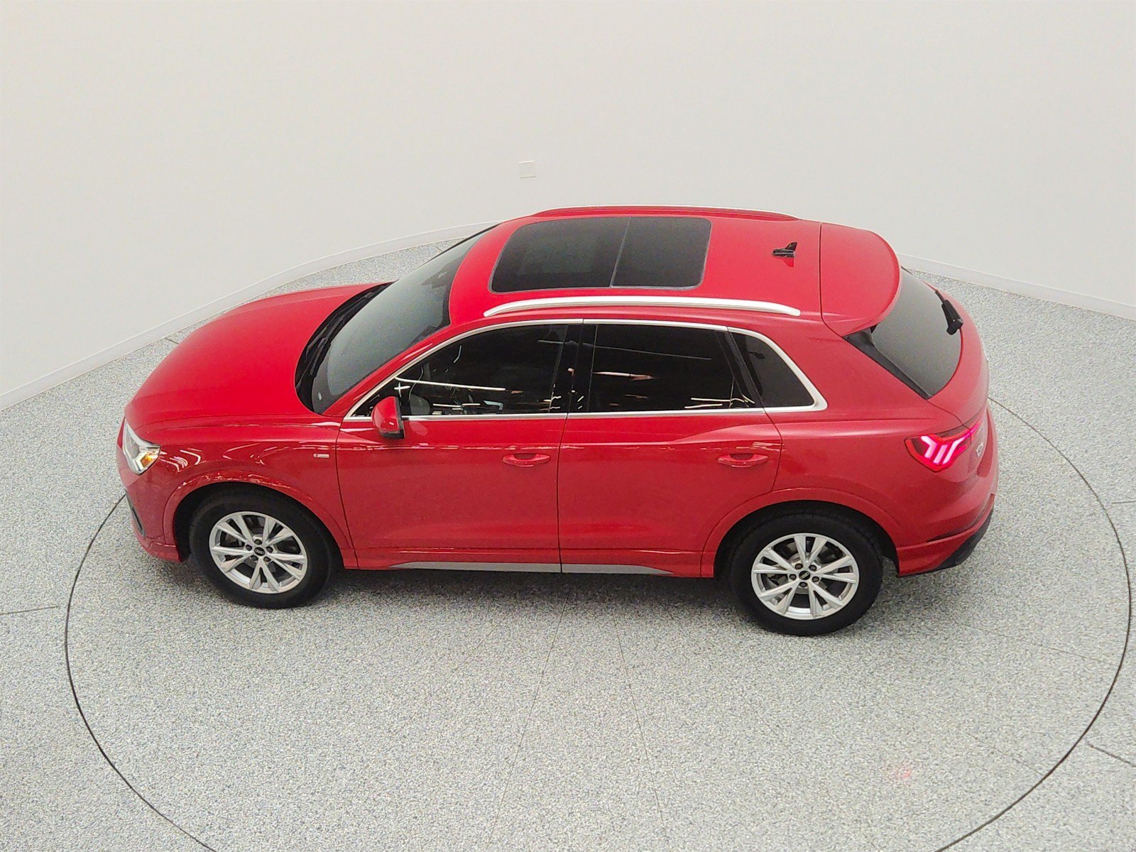 Used 2023 Audi Q3 2.0T Premium Plus w/ Premium Plus Package AWD/4WD image 29