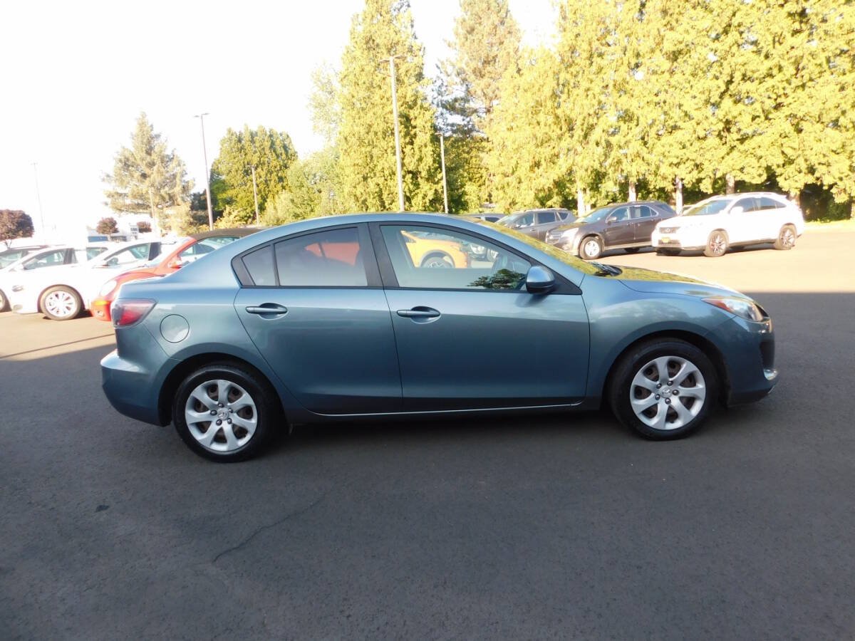 Used 2013 MAZDA MAZDA3 i Sport FWD image 17