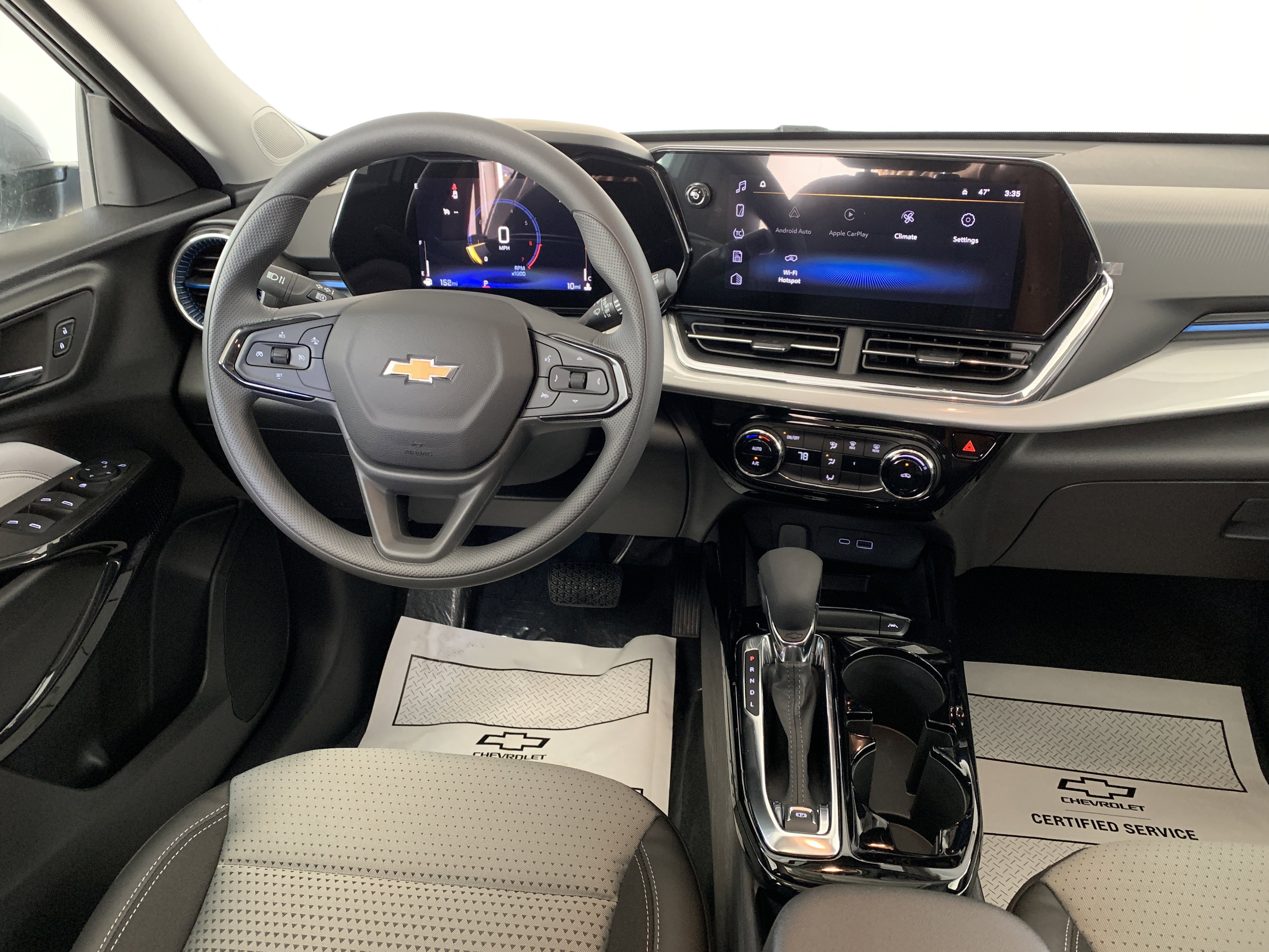 New 2026 Chevrolet Trax LT w/ Sunroof Package image 16