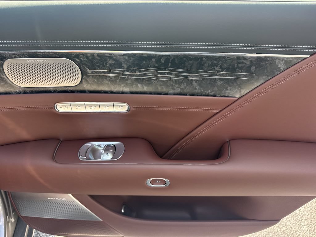Used 2025 Genesis G90 3.5T AWD/4WD image 16