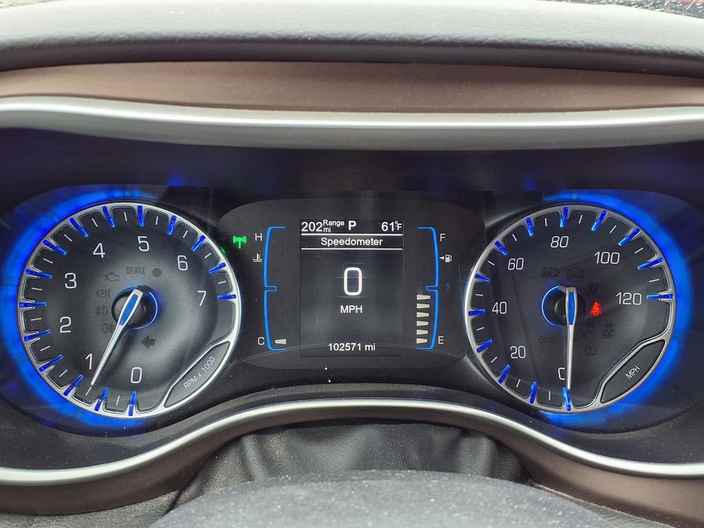 Used 2017 Chrysler Pacifica Touring image 13