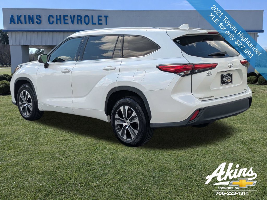 Used 2021 Toyota Highlander XLE FWD image 6