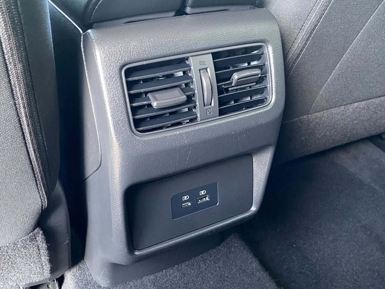 Certified 2023 Nissan Rogue SV FWD image 18