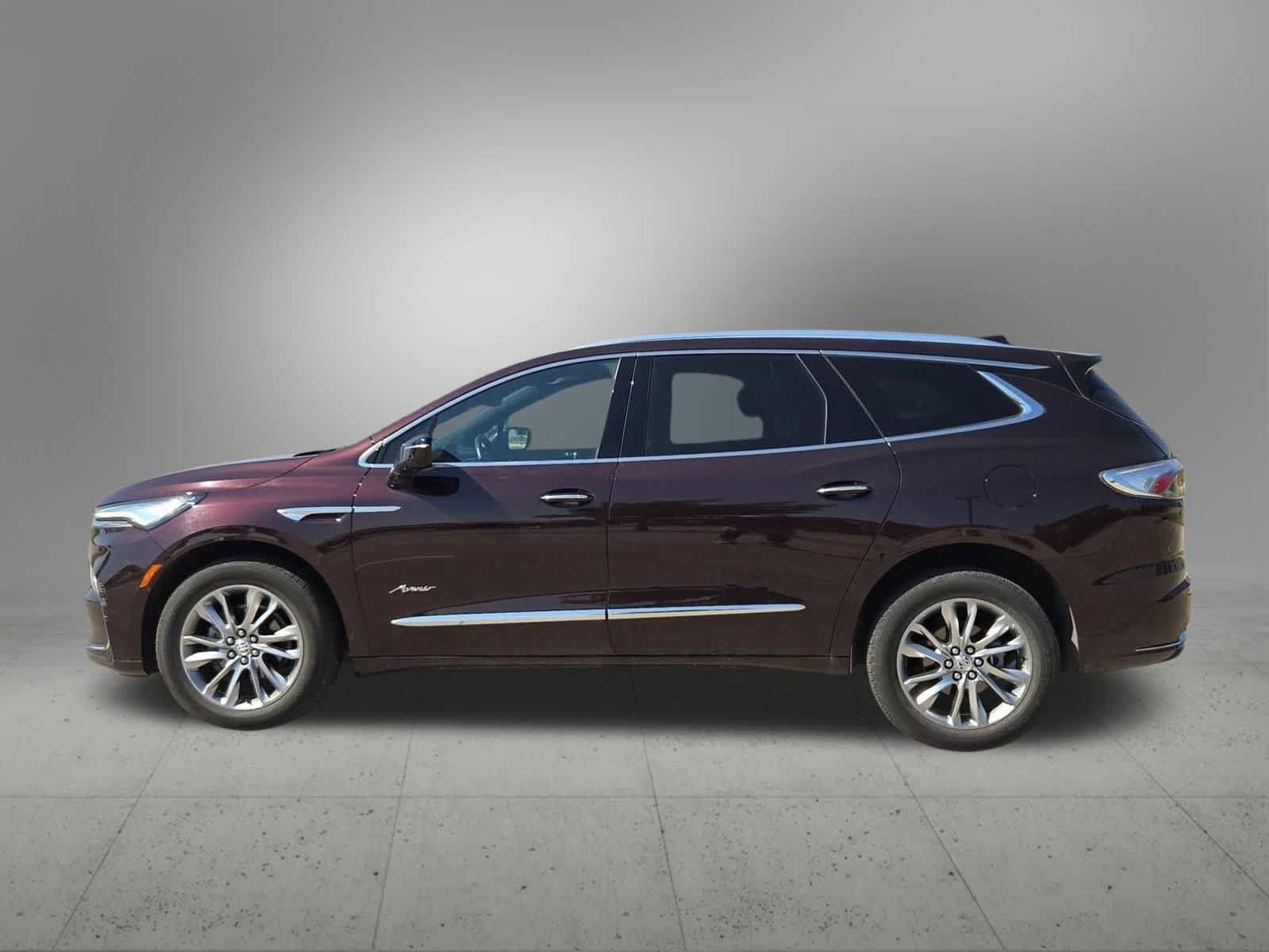 Used 2023 Buick Enclave Avenir w/ Avenir Technology Package AWD/4WD image 3