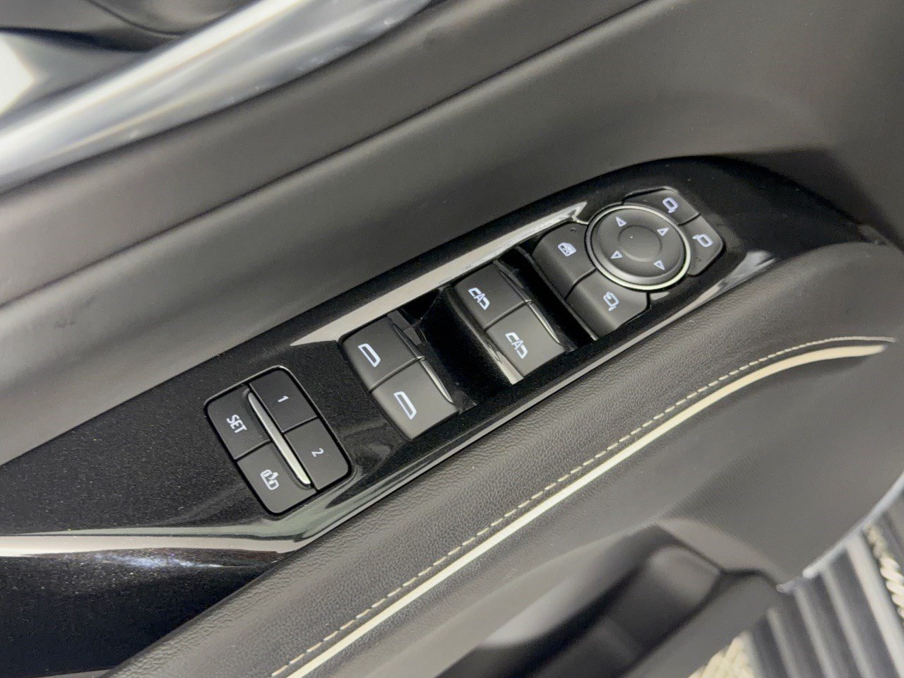 Used 2023 Cadillac Escalade Sport Platinum AWD/4WD image 15