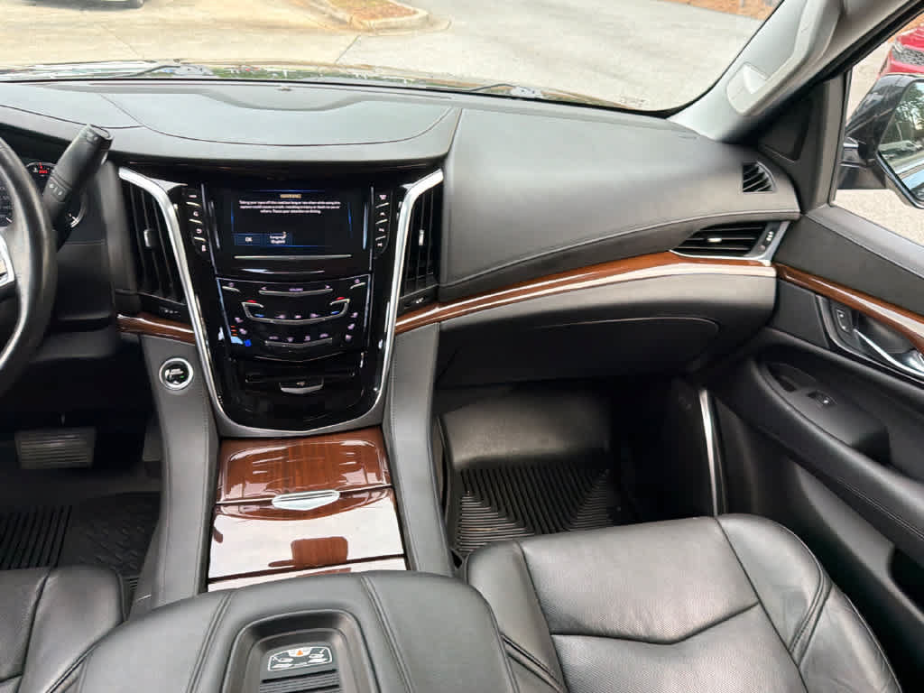 Used 2020 Cadillac Escalade Luxury AWD/4WD image 21