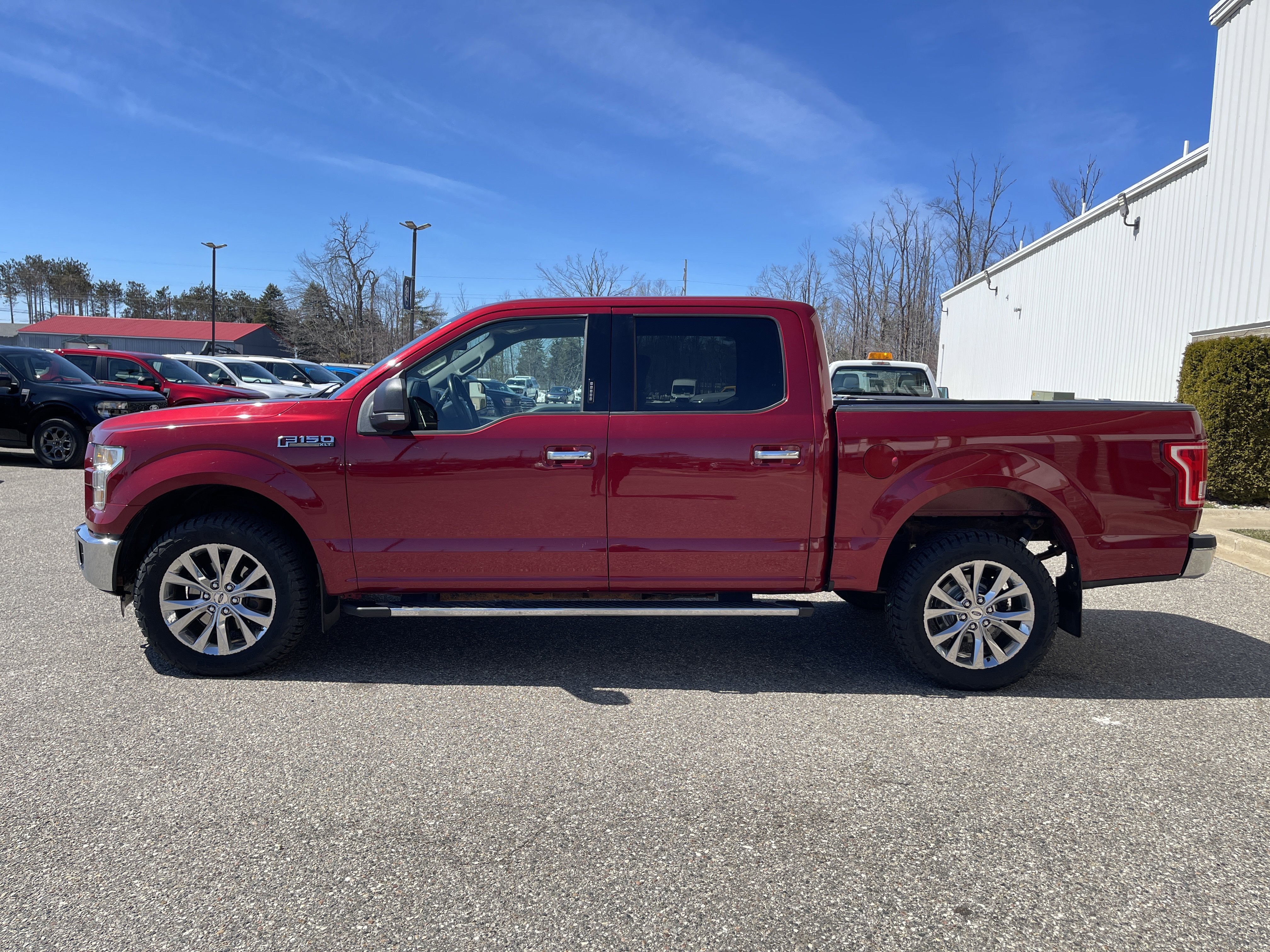 Used 2015 Ford F150 XLT w/ Equipment Group 302A Luxury image 7