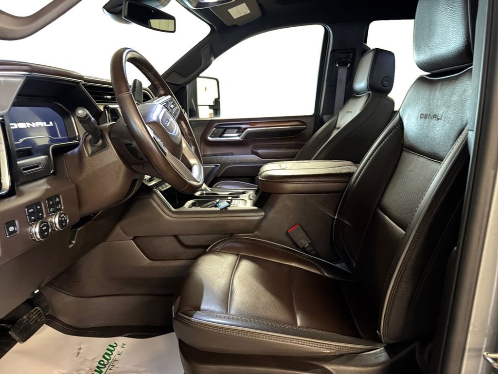 Used 2024 GMC Sierra 3500 Denali image 10