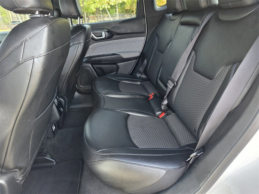 Used 2024 Jeep Compass Latitude image 14