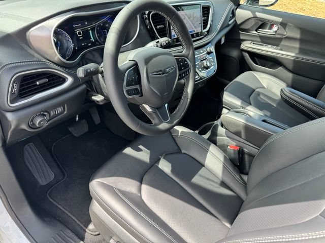 New 2026 Chrysler Pacifica Select FWD image 16