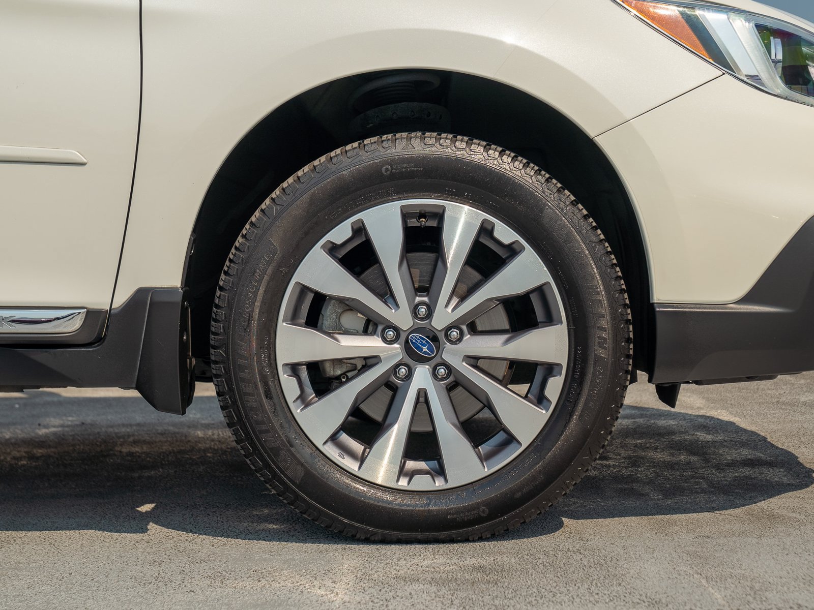 Used 2017 Subaru Outback 3.6R Touring w/ Popular Package #5A AWD/4WD image 15