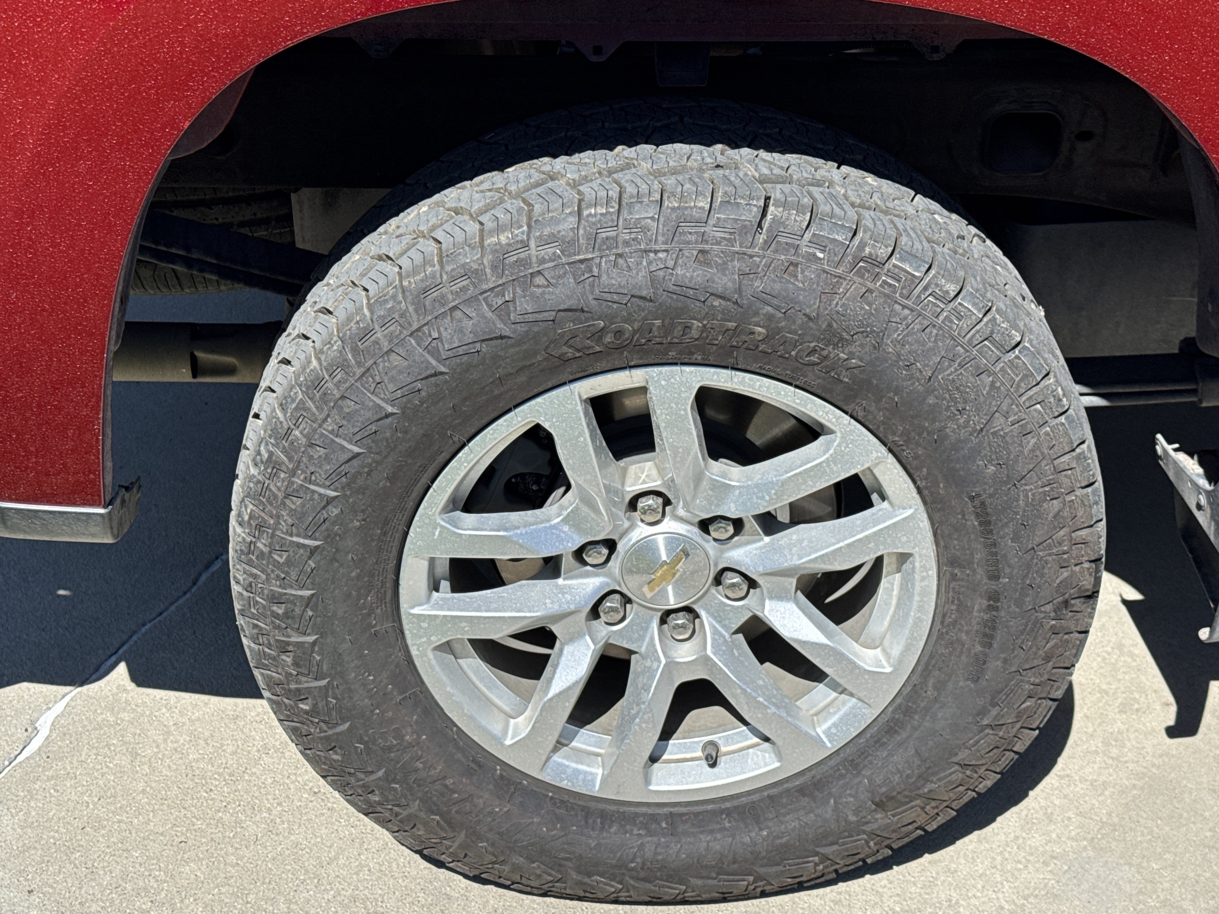 Used 2021 Chevrolet Silverado 1500 LT w/ Diesel Off-Road Package AWD/4WD image 16