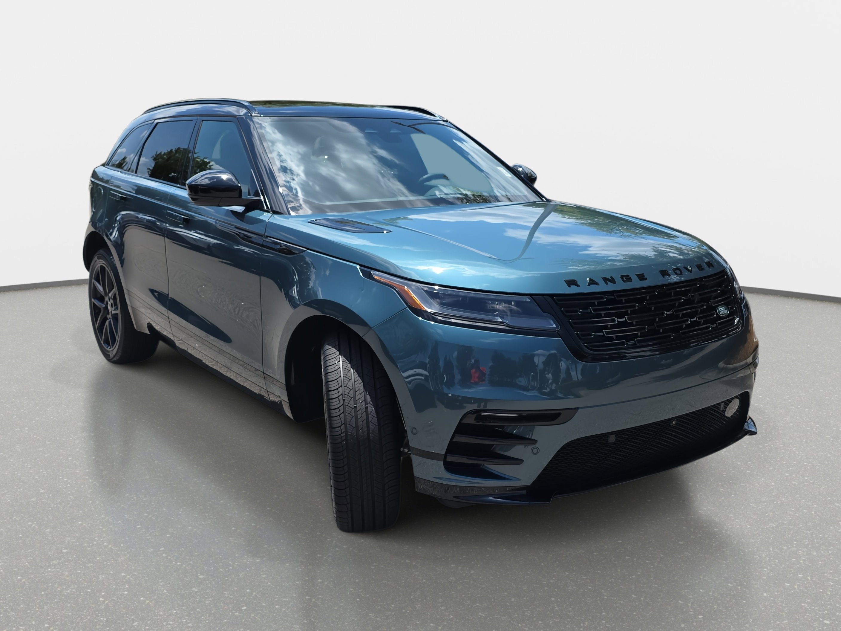 New 2026 Land Rover Range Rover Velar Dynamic SE image 3