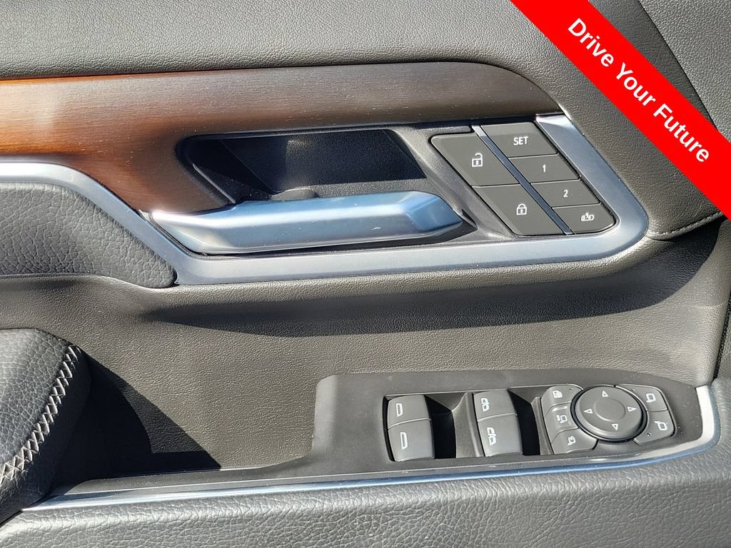 Used 2025 GMC Sierra 2500 Denali w/ Technology Package AWD/4WD image 17