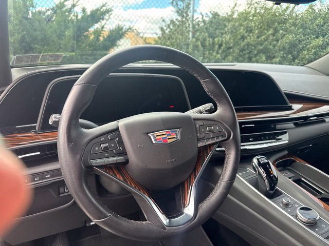 Used 2023 Cadillac Escalade Premium Luxury AWD/4WD image 25