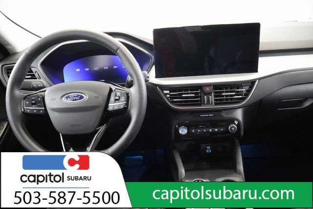 Used 2023 Ford Escape Platinum w/ Premium Technology Package AWD/4WD image 32