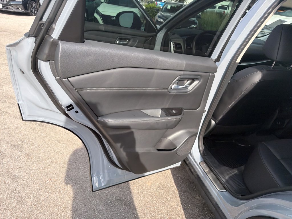 Used 2026 Nissan Rogue Dark Armor FWD image 33