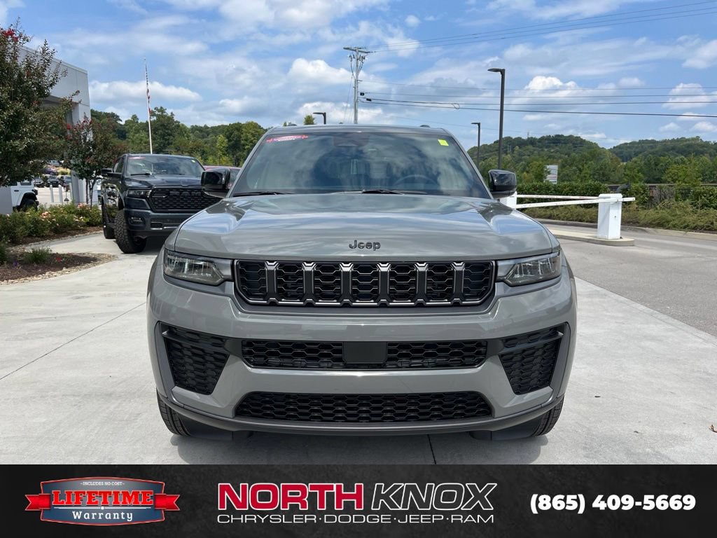 New 2027 Jeep Grand Cherokee Altitude AWD/4WD image 30
