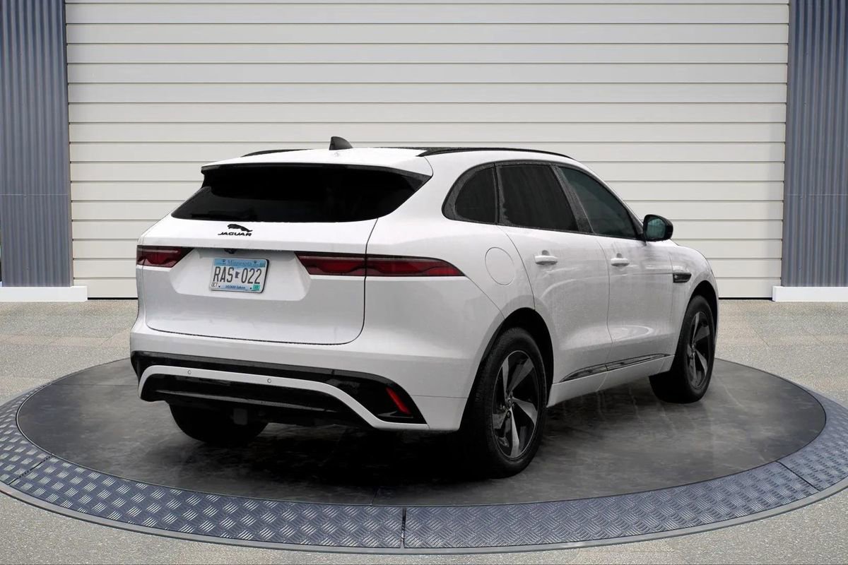 Used 2025 Jaguar F-PACE R-Dynamic S image 7