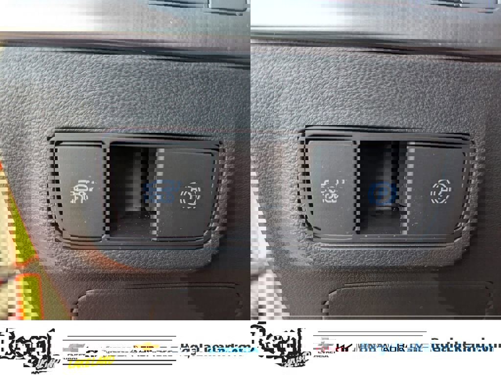 Used 2025 Hyundai Kona Limited image 25