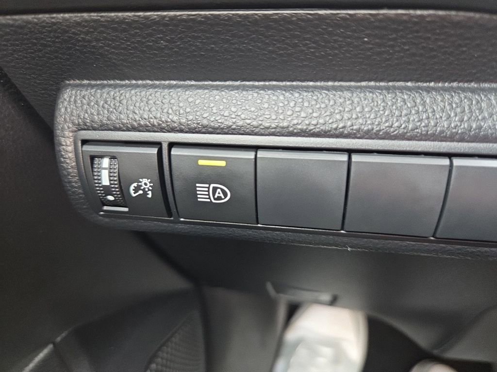 Used 2022 Toyota Corolla SE w/ SE Premium Package image 35
