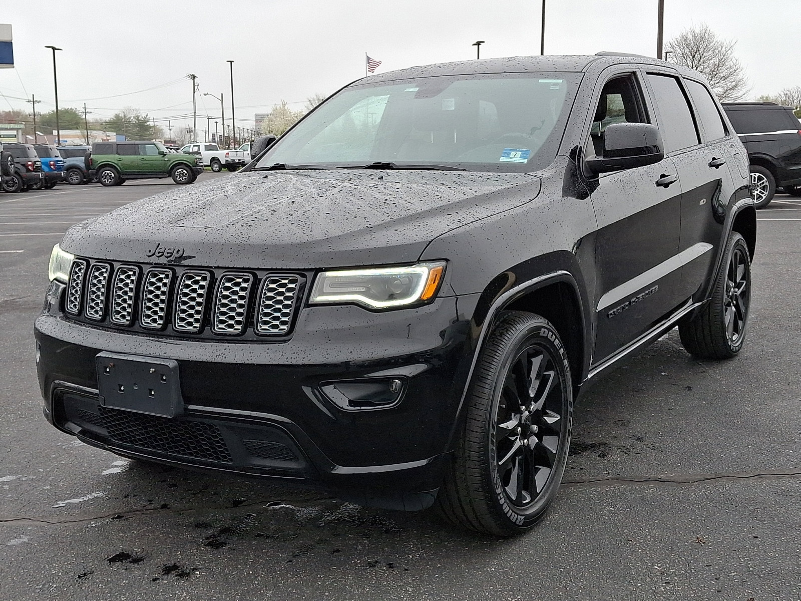 Used 2020 Jeep Grand Cherokee Altitude image 3