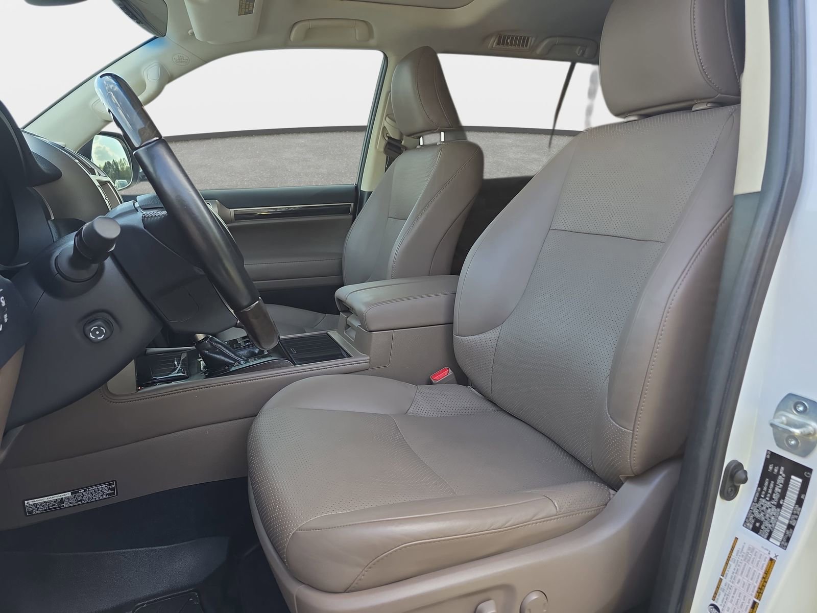 Used 2020 Lexus GX 460 Luxury w/ Accessory Package image 15