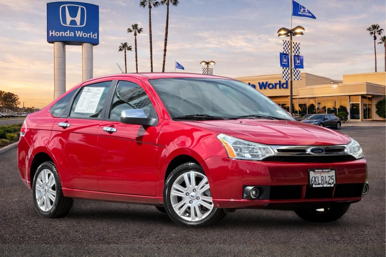 Used 2010 Ford Focus SEL FWD image 2
