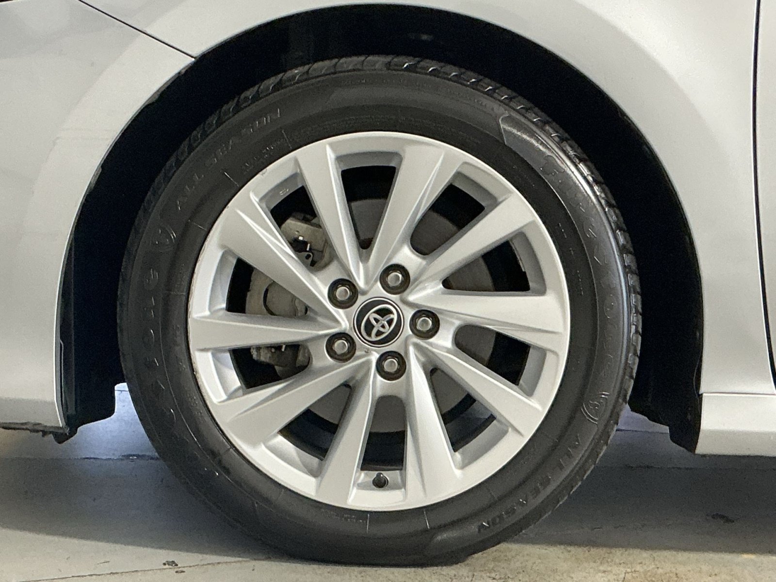Used 2024 Toyota Camry LE FWD image 13