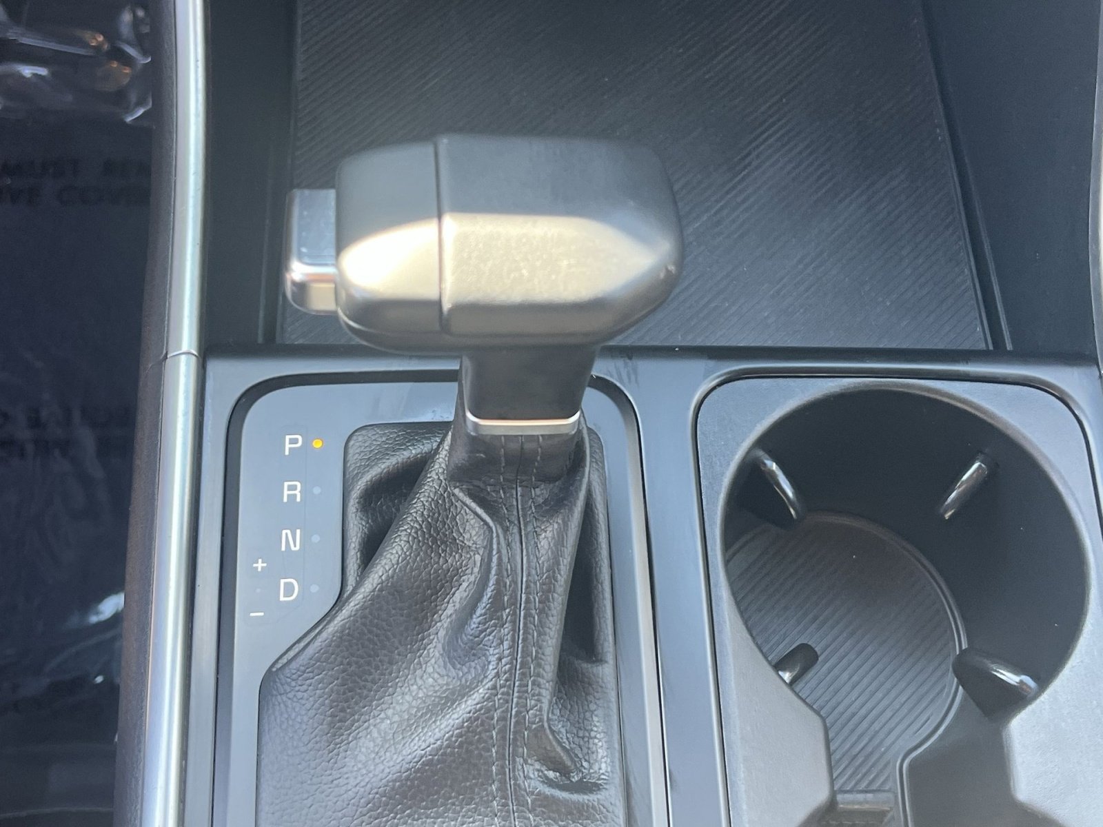 Used 2025 Kia Carnival FWD image 30