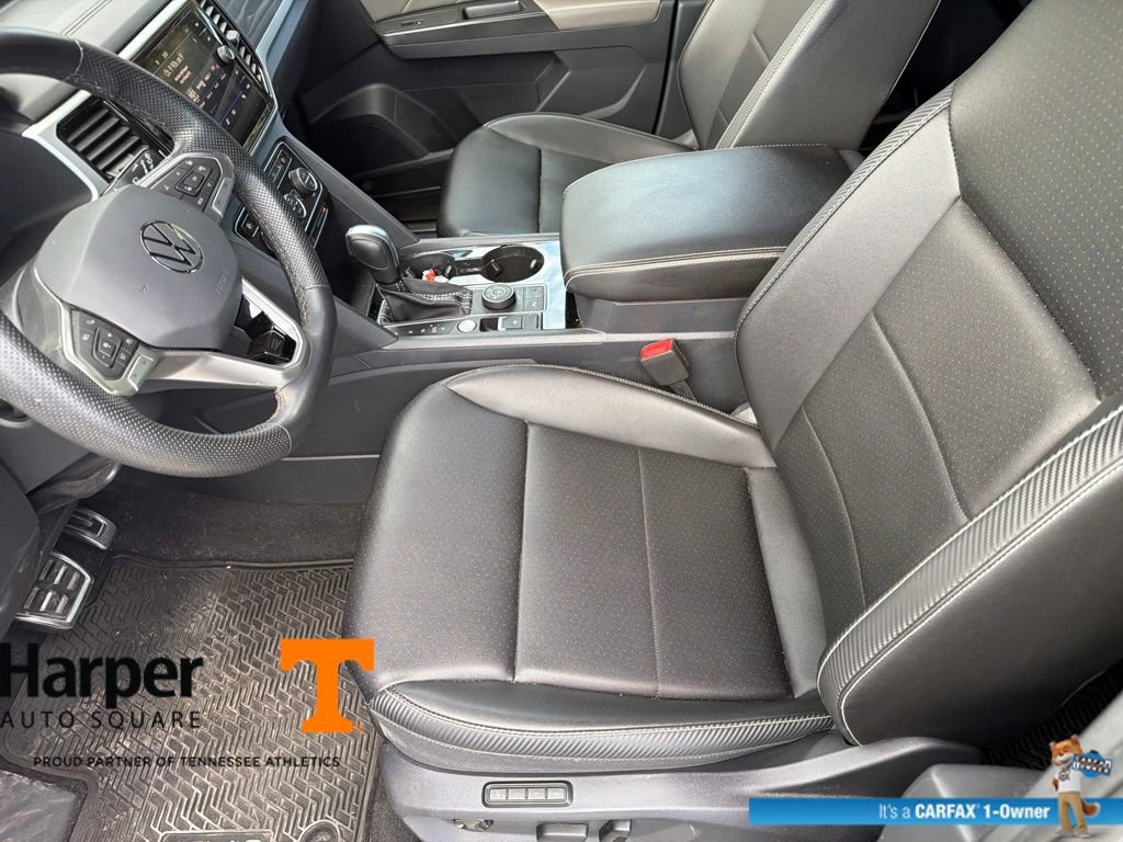Used 2023 Volkswagen Atlas Cross Sport SEL R-Line AWD/4WD image 13
