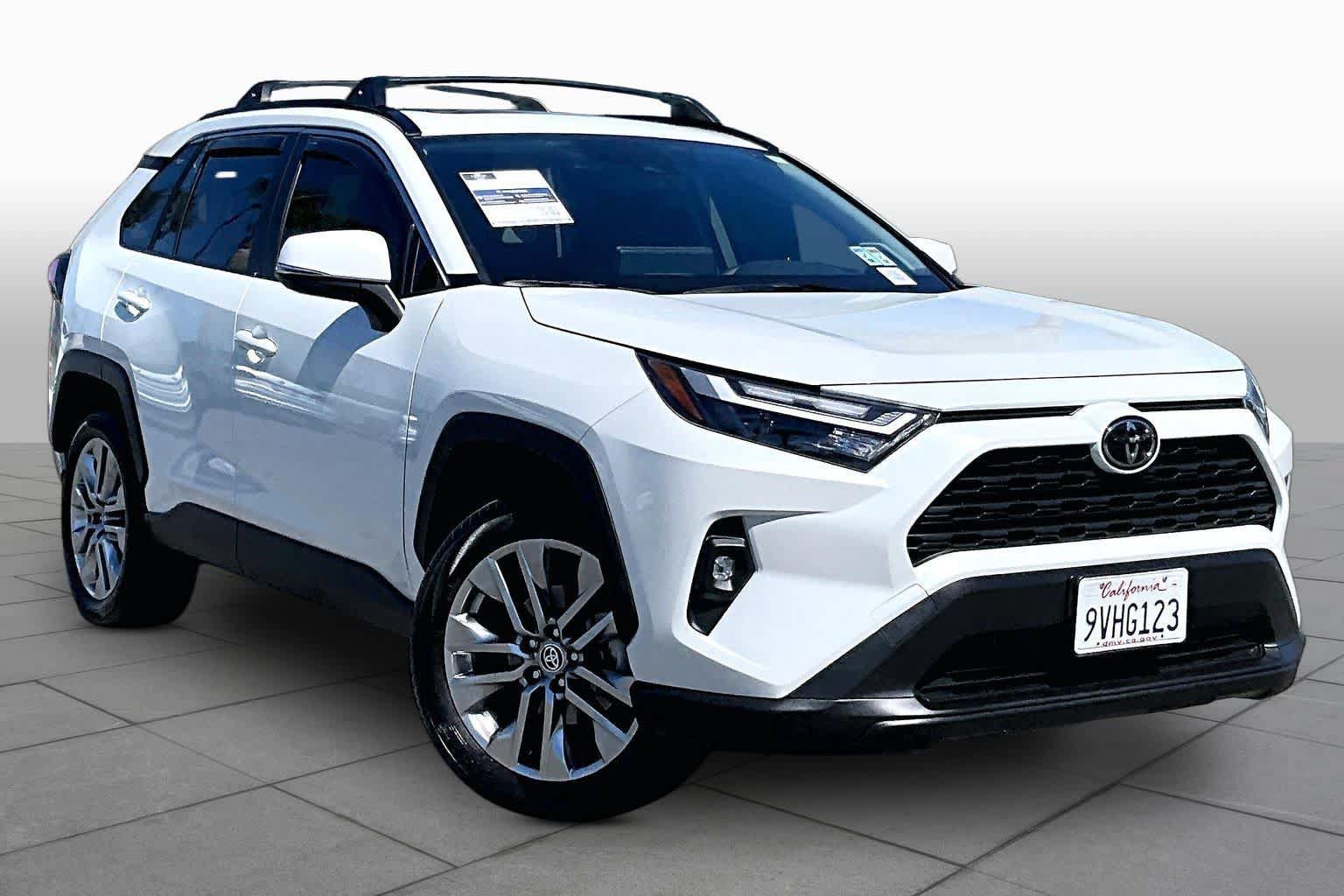 Used 2025 Toyota RAV4 XLE Premium FWD image 2