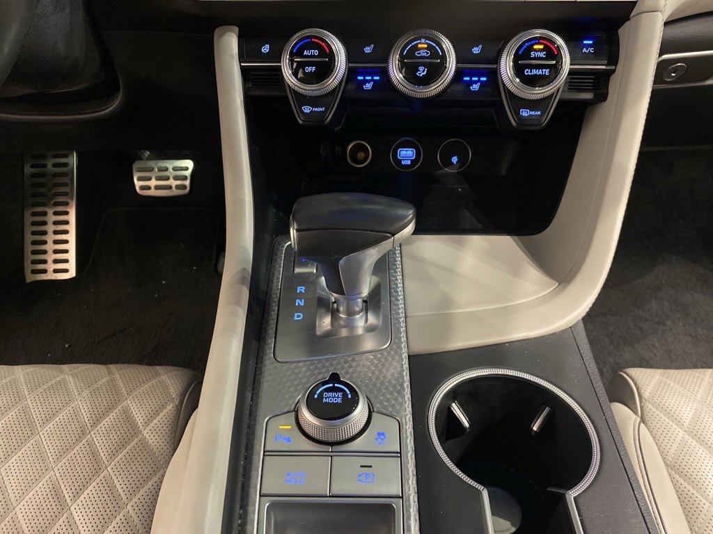 Used 2022 Genesis G70 3.3T image 13