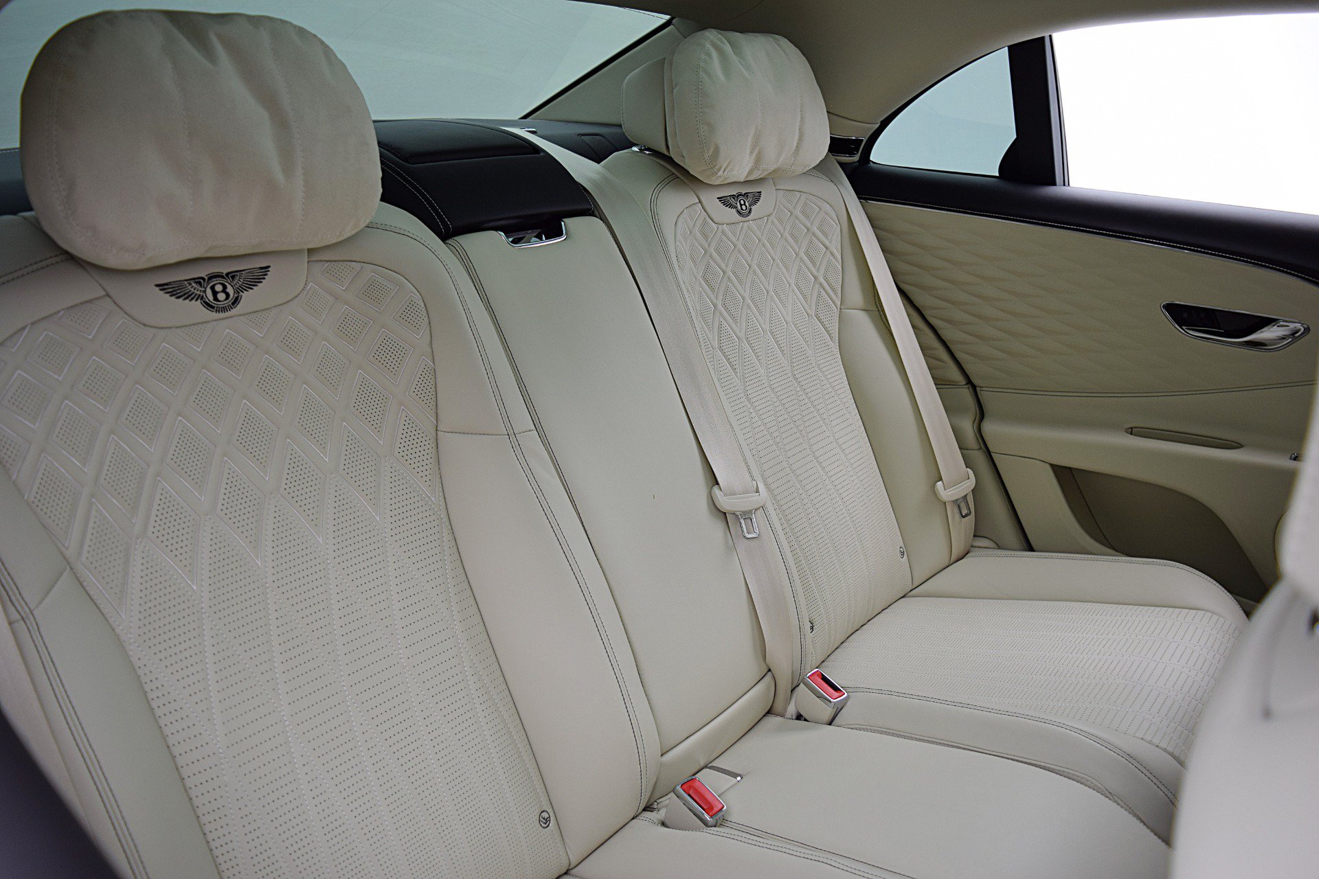 Certified 2022 Bentley Flying Spur V8 AWD/4WD image 25