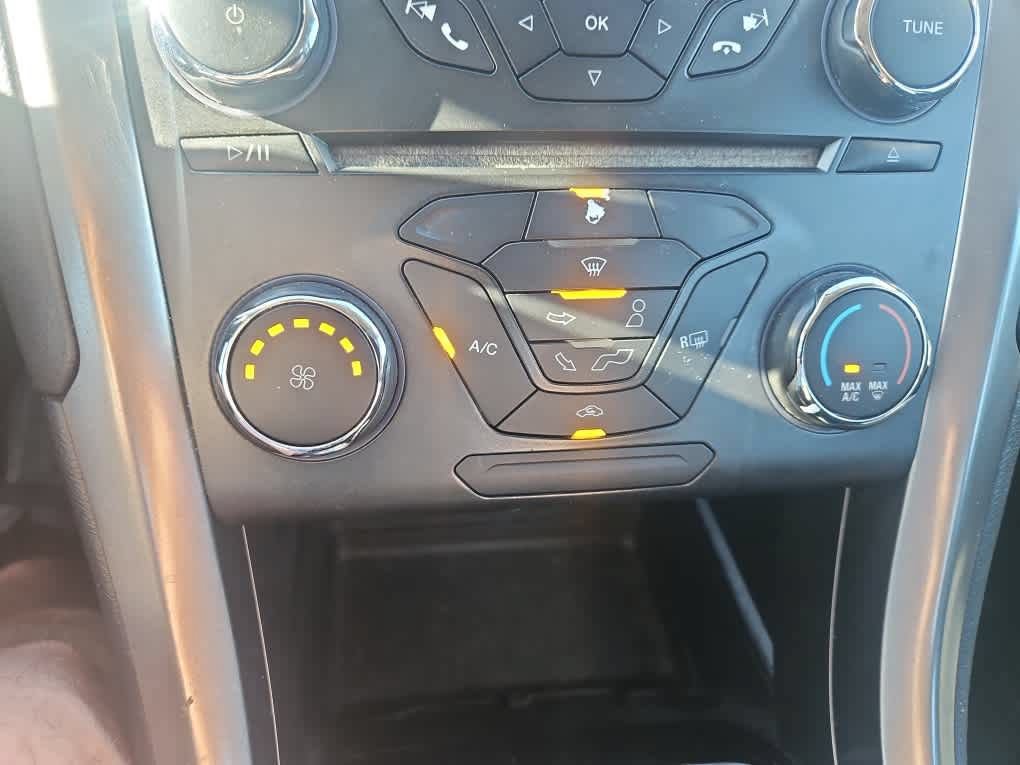 Used 2017 Ford Fusion SE FWD image 17