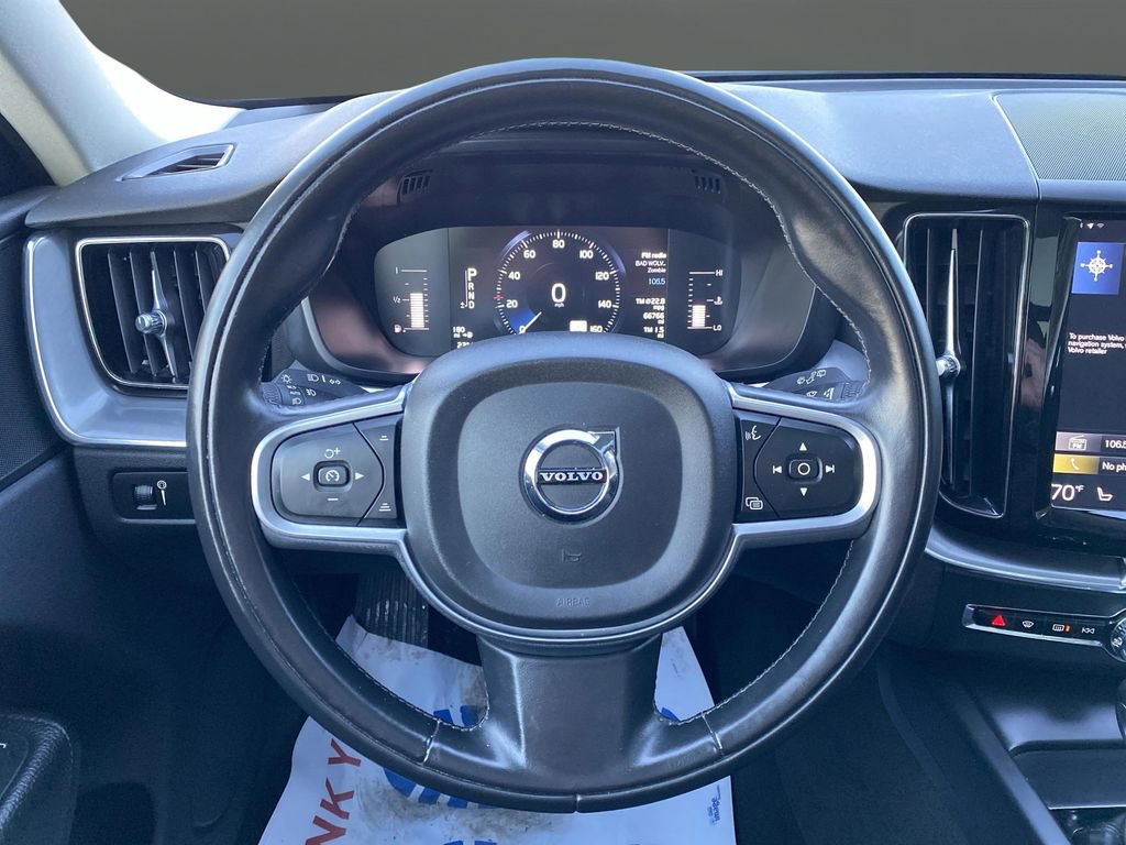 Used 2019 Volvo XC60 T5 Momentum w/ Premium Package image 22