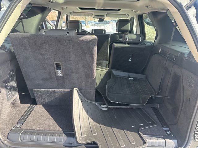 Used 2023 Land Rover Discovery S image 35