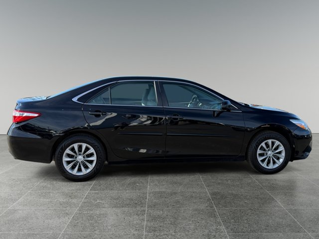 Used 2017 Toyota Camry LE FWD image 6