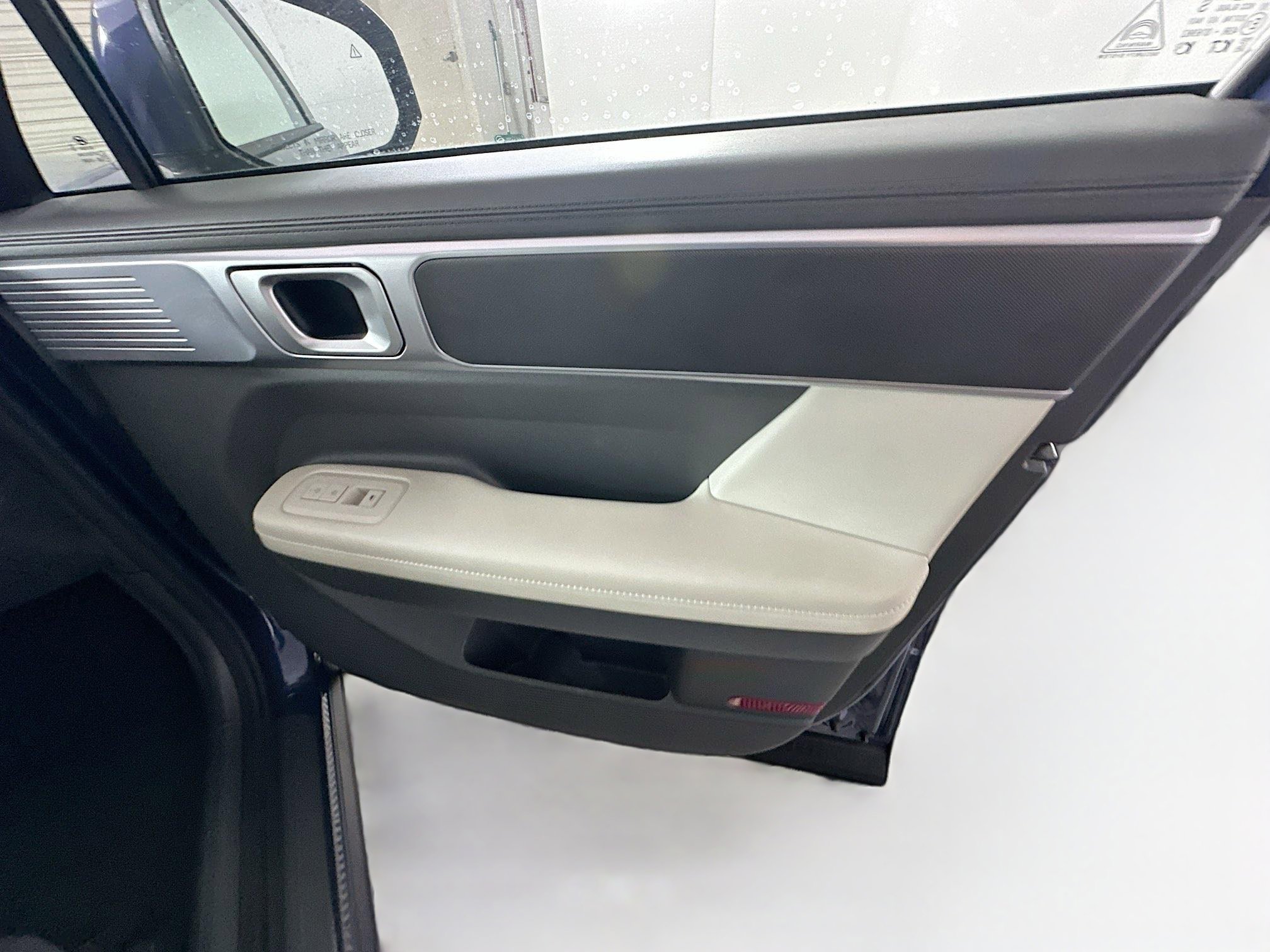 Used 2025 Hyundai Santa Fe SEL FWD image 32