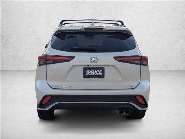 Used 2023 Toyota Highlander XSE FWD image 7