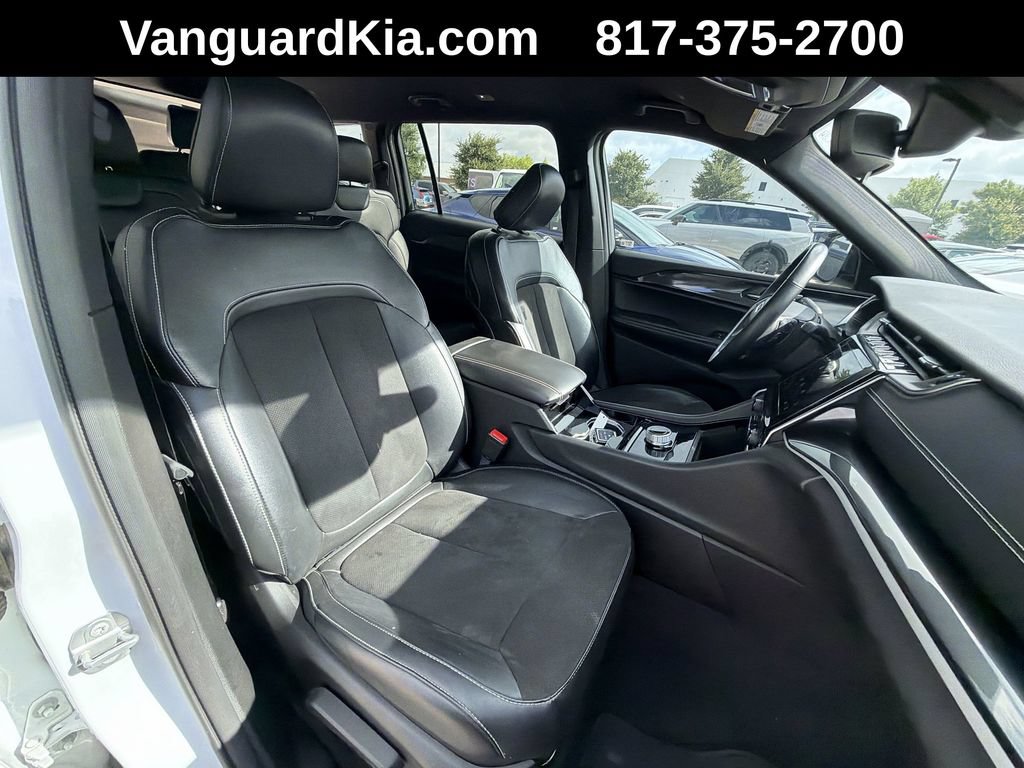 Used 2022 Jeep Grand Cherokee L Laredo RWD image 28
