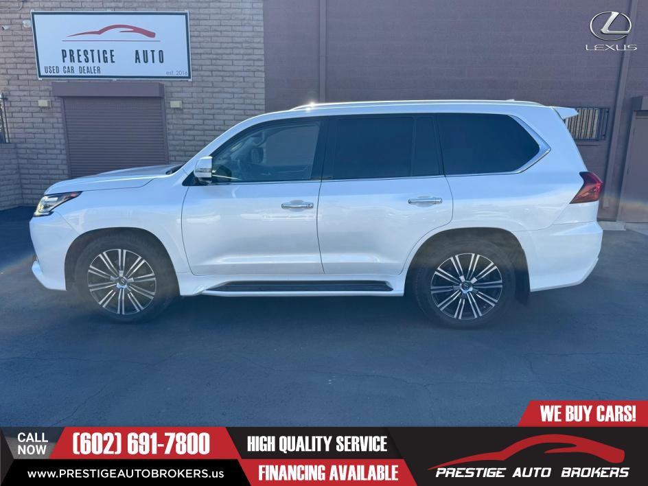 Used 2018 Lexus LX 570 4WD w/ Luxury Package image 2