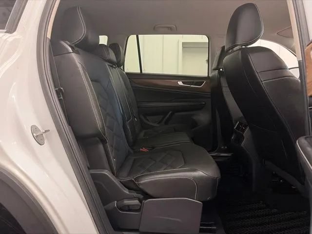 Used 2024 Volkswagen Atlas SE AWD/4WD image 19