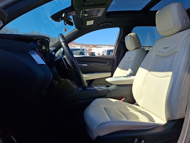Used 2024 Cadillac XT6 Sport w/ LPO, Floor Liner Package image 13